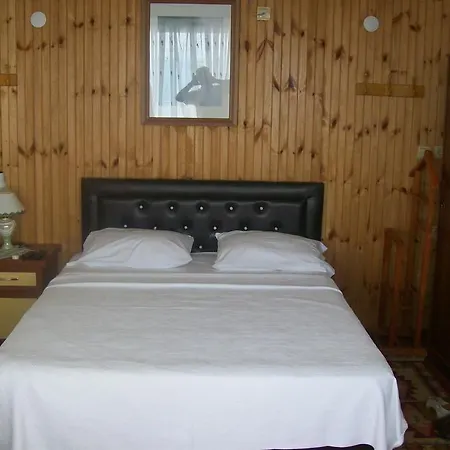 Hotel Efua *